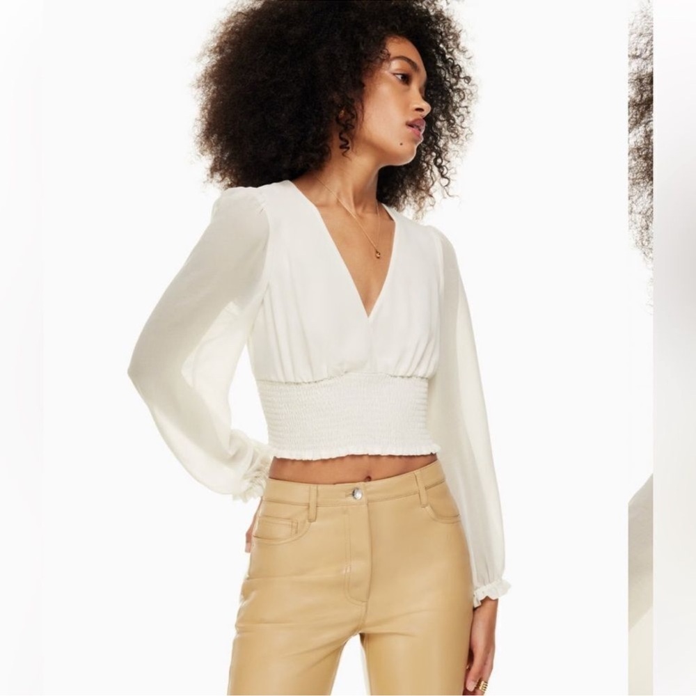 🌎 Arizia Wilfred Blouse